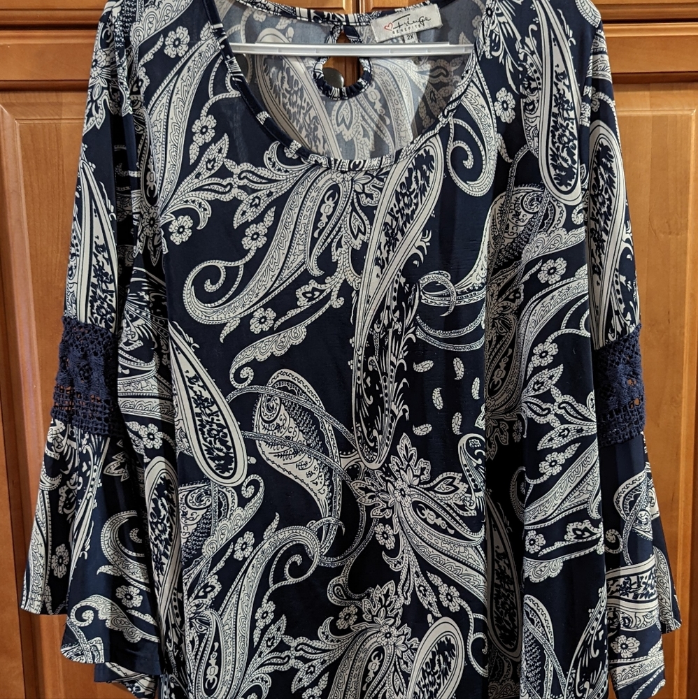 Fringe benefits paisley shirt bell sleeves size 2X